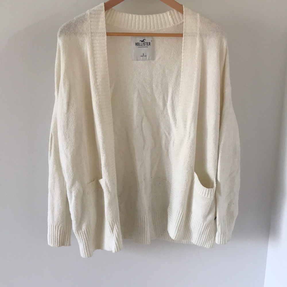 Hollister | soft and simple cardigan in cream